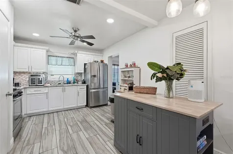 9920 Daffodil Pinellas Park FL 33782