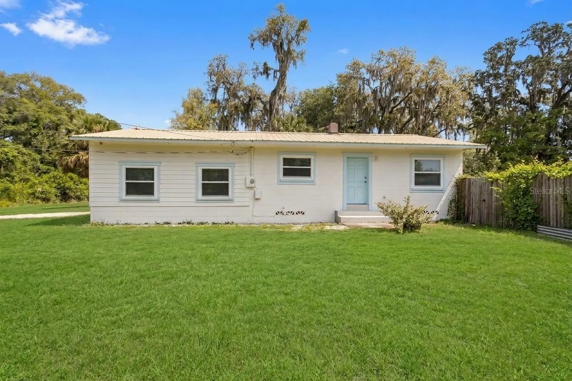 1429 E Howry Avenue Deland FL 32724