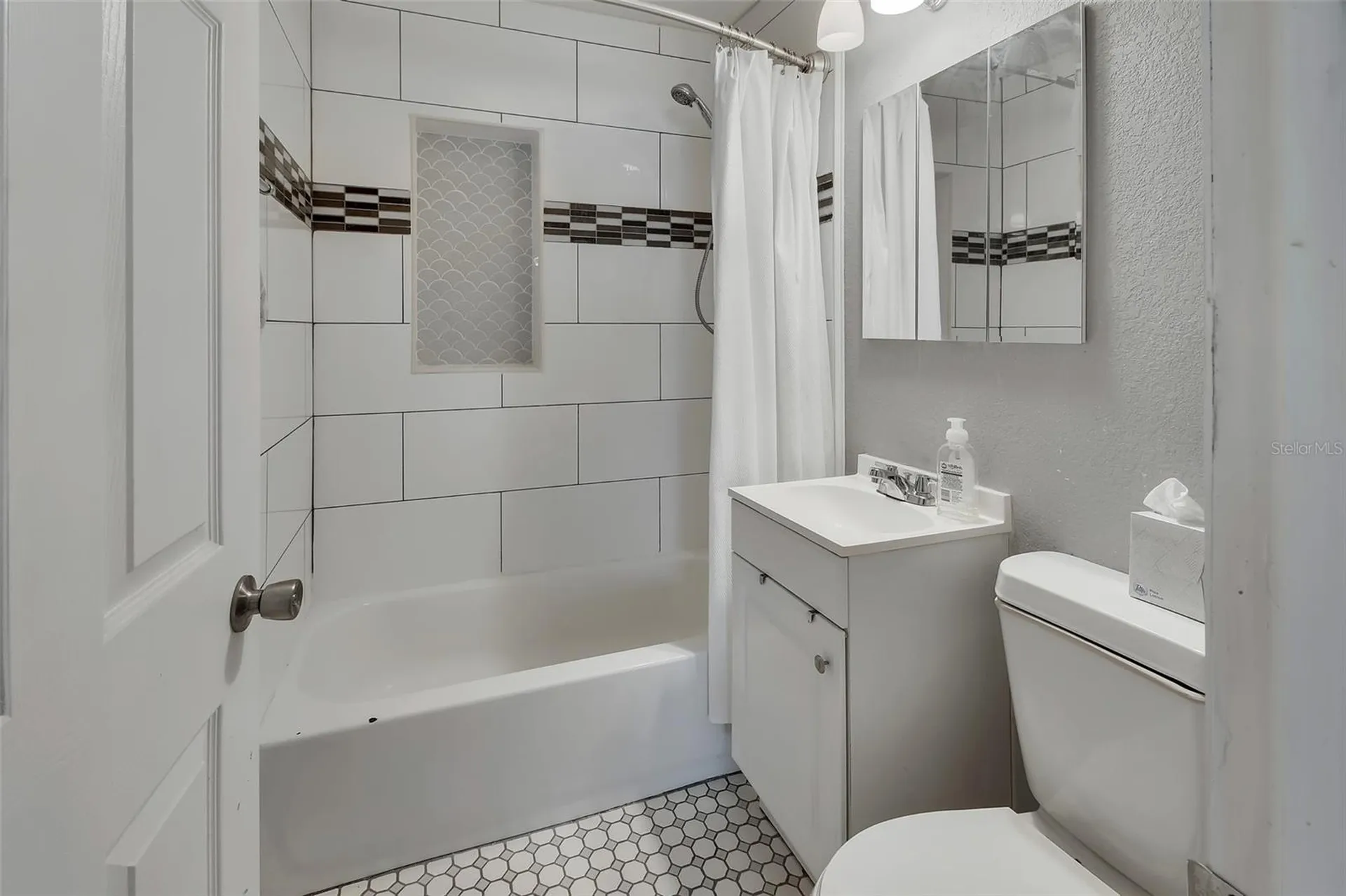 1429 E Howry Avenue Deland FL 32724