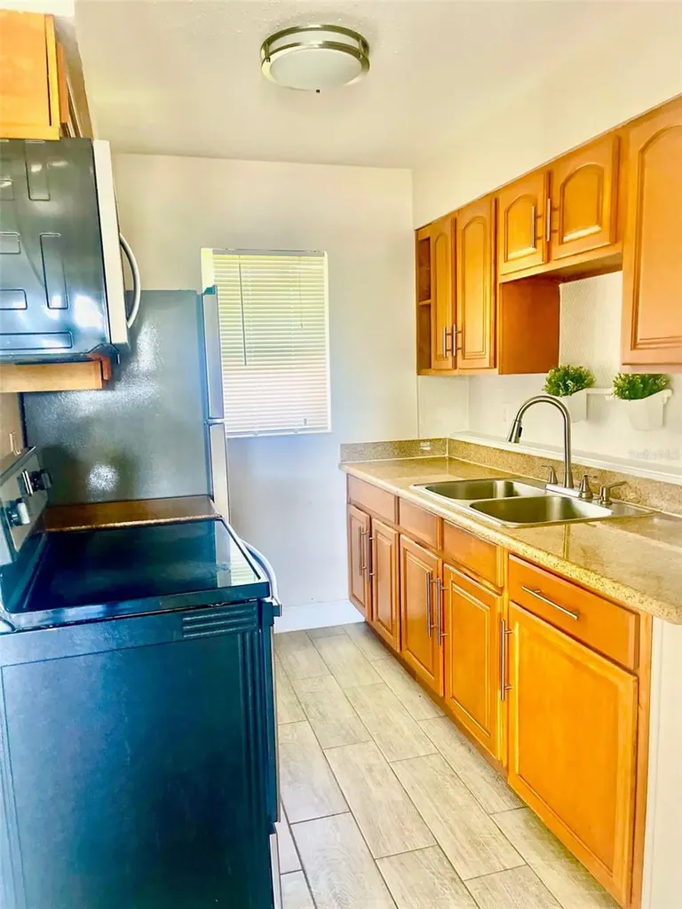 837 Sky Lake Circle Orlando FL 32809