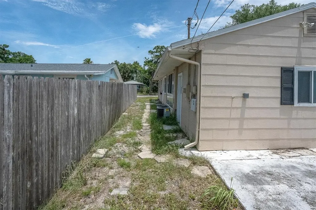 430 55th Street N St Petersburg FL 33710