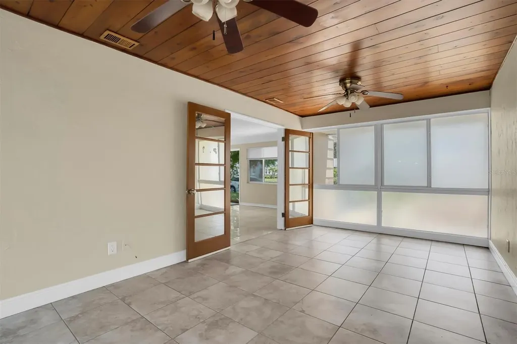 430 55th Street N St Petersburg FL 33710