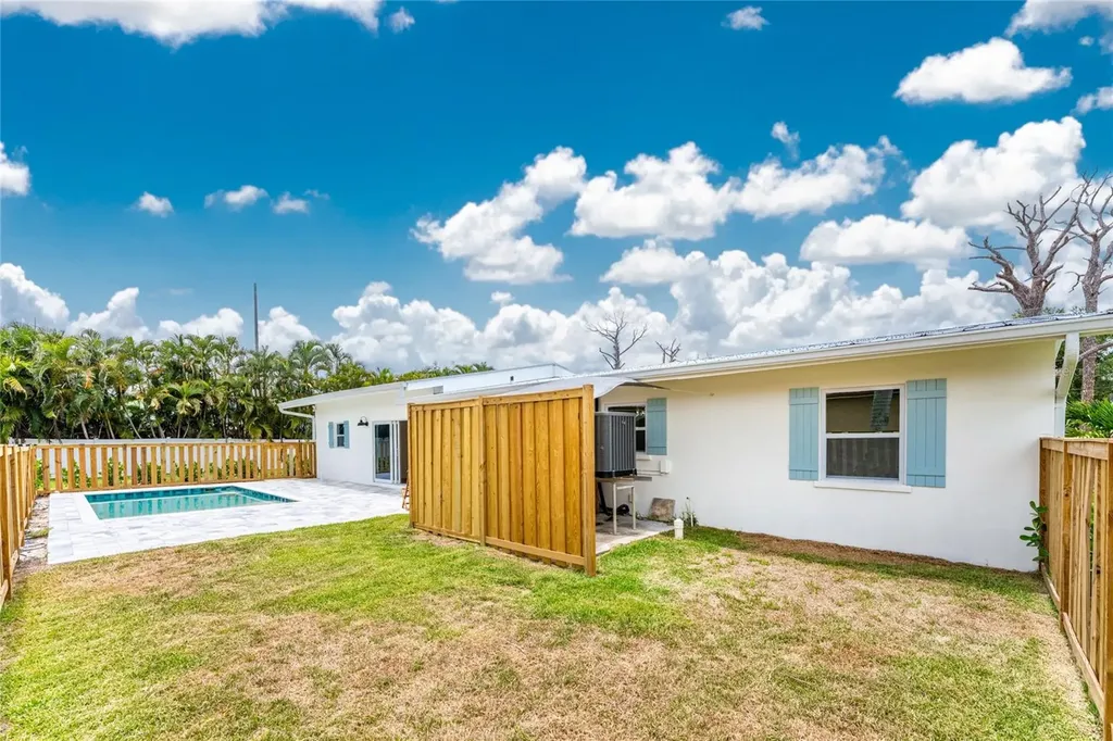 8153 Robert Street Englewood FL 34224