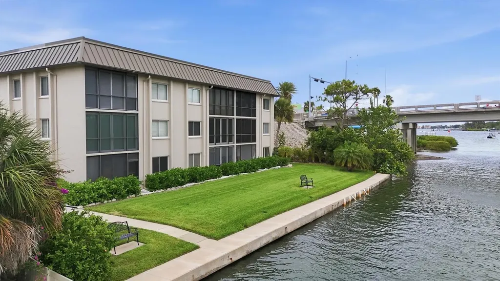 6470 Hollywood Boulevard Sarasota FL 34231