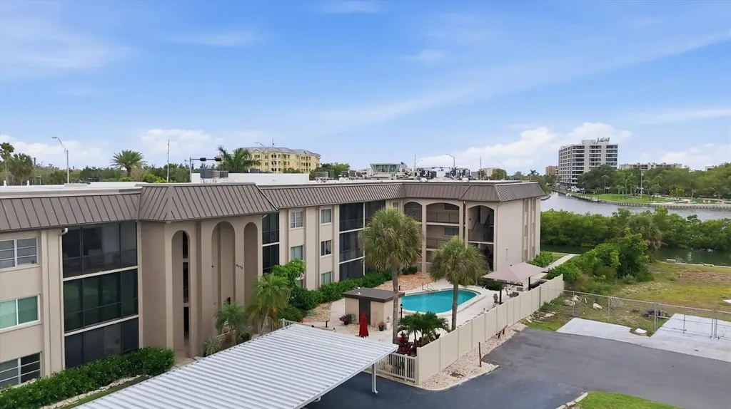 6470 Hollywood Boulevard Sarasota FL 34231