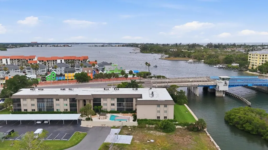 6470 Hollywood Boulevard Sarasota FL 34231