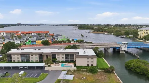 6470 Hollywood Boulevard Sarasota FL 34231