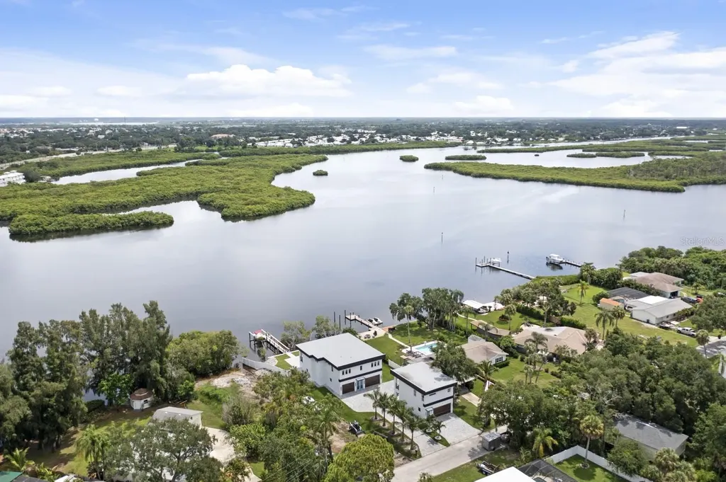 711 Tropical Drive Bradenton FL 34208