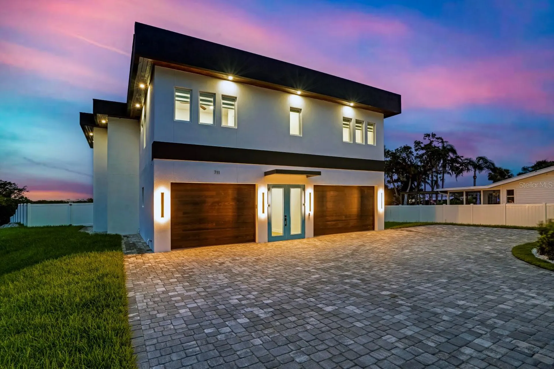 711 Tropical Drive Bradenton FL 34208