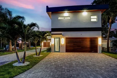711 Tropical Drive Bradenton FL 34208