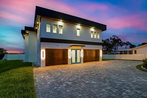 711 Tropical Drive Bradenton FL 34208