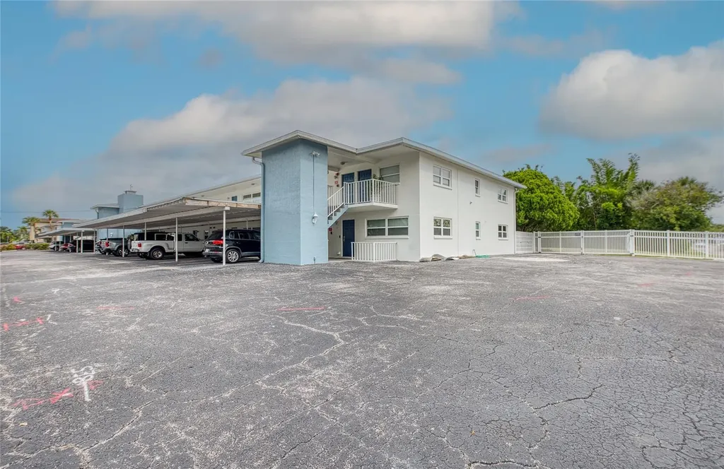 3717 S 46th Avenue S St Petersburg FL 33711