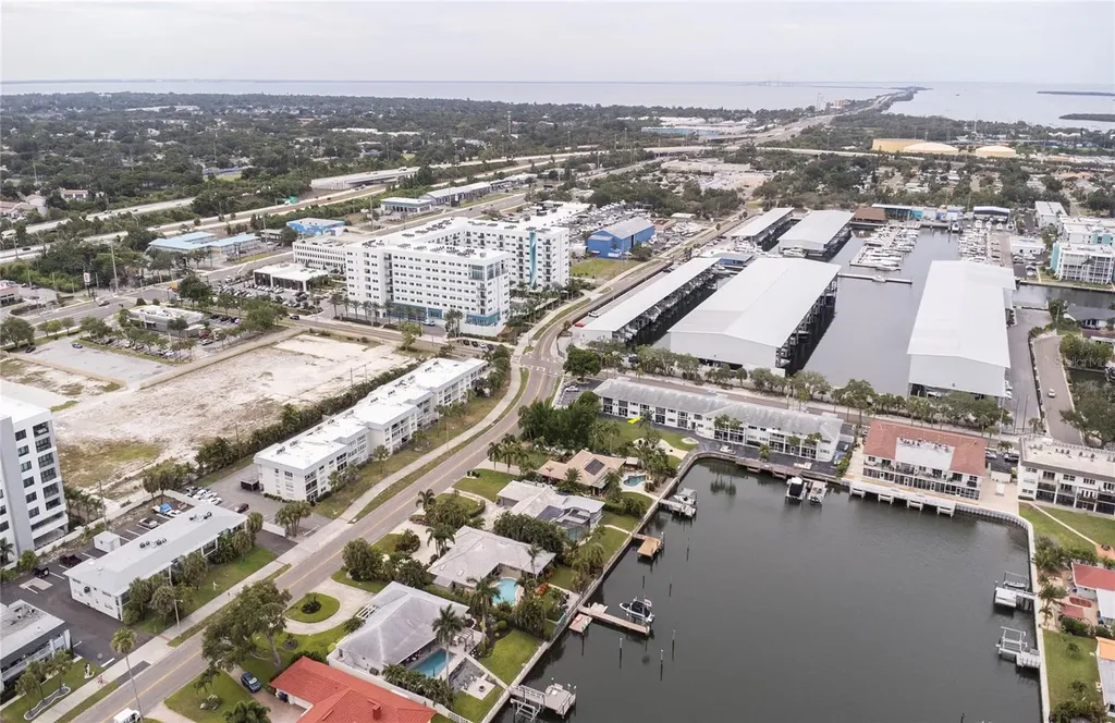 3717 S 46th Avenue S St Petersburg FL 33711