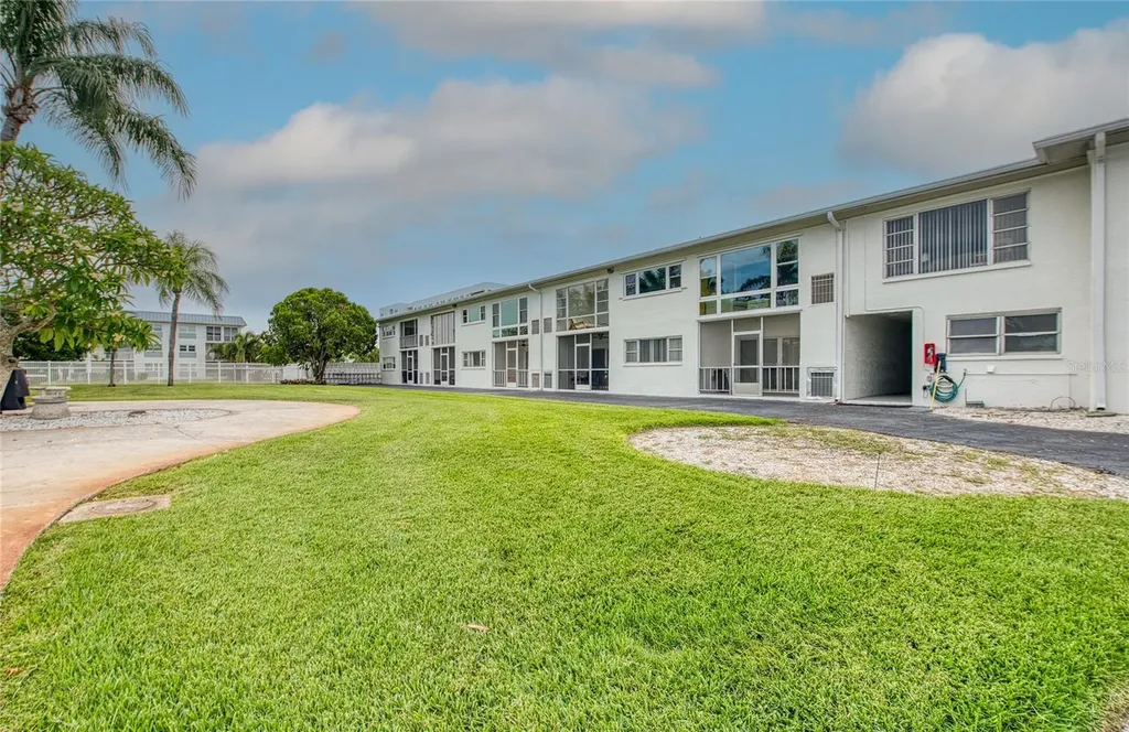 3717 S 46th Avenue S St Petersburg FL 33711