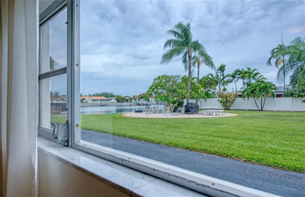 3717 S 46th Avenue S St Petersburg FL 33711