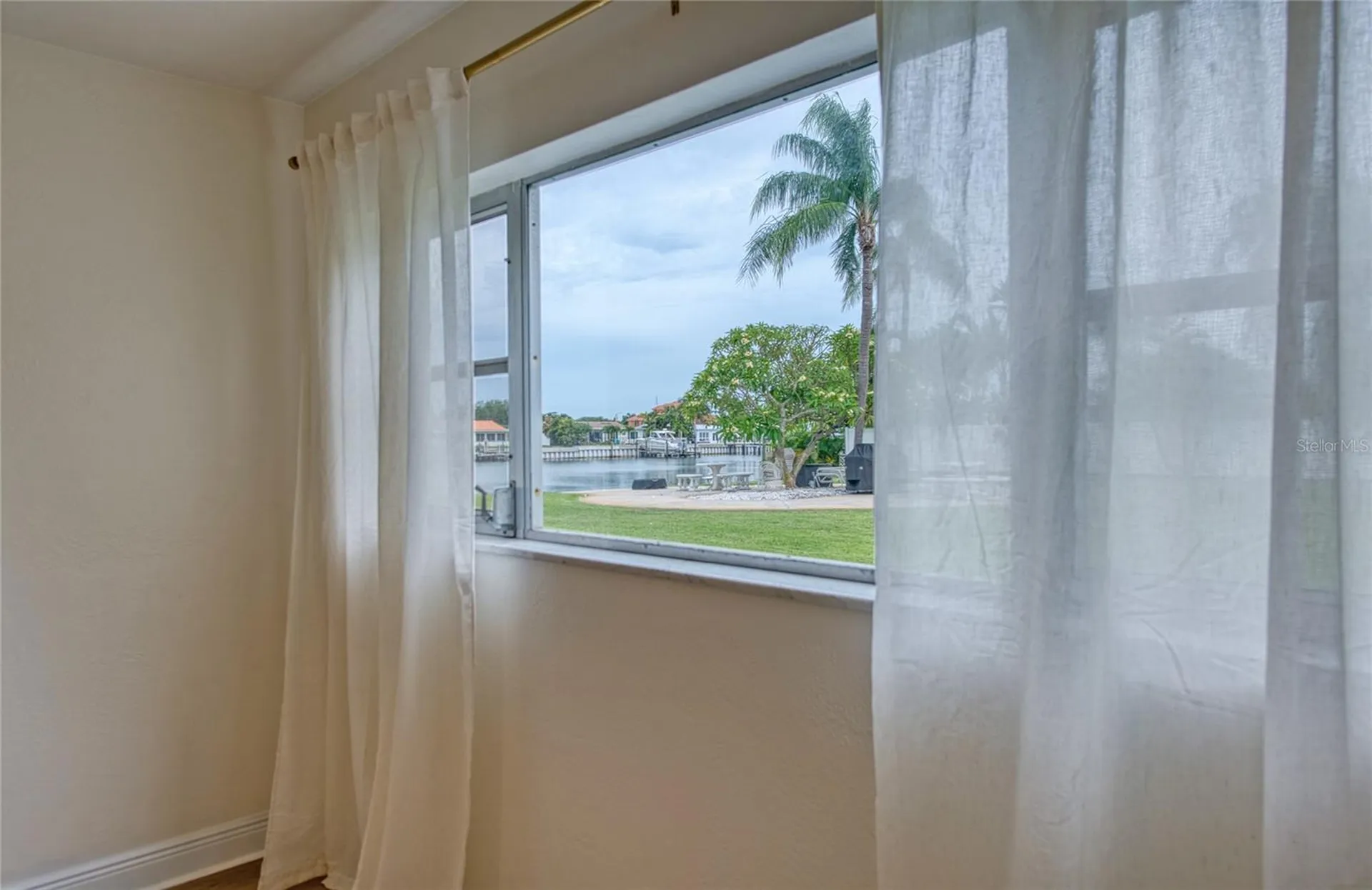 3717 S 46th Avenue S St Petersburg FL 33711