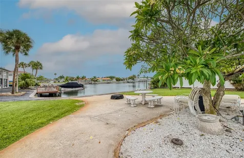 3717 S 46th Avenue S St Petersburg FL 33711
