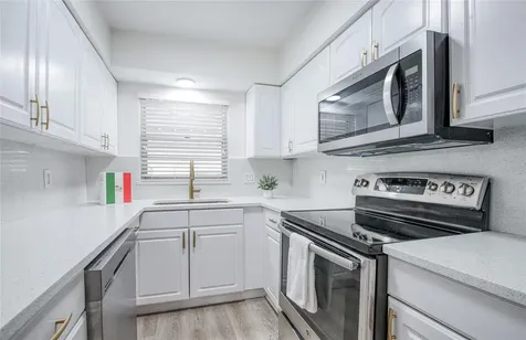 3717 S 46th Avenue S St Petersburg FL 33711