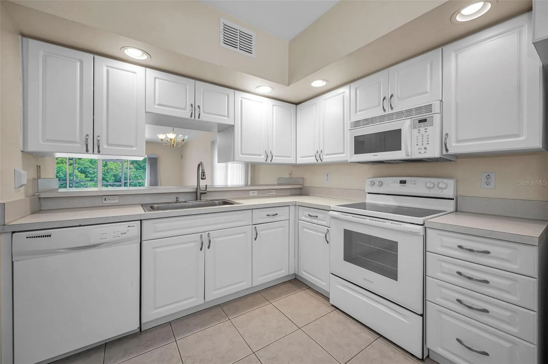1400 Water View Drive W Largo FL 33771
