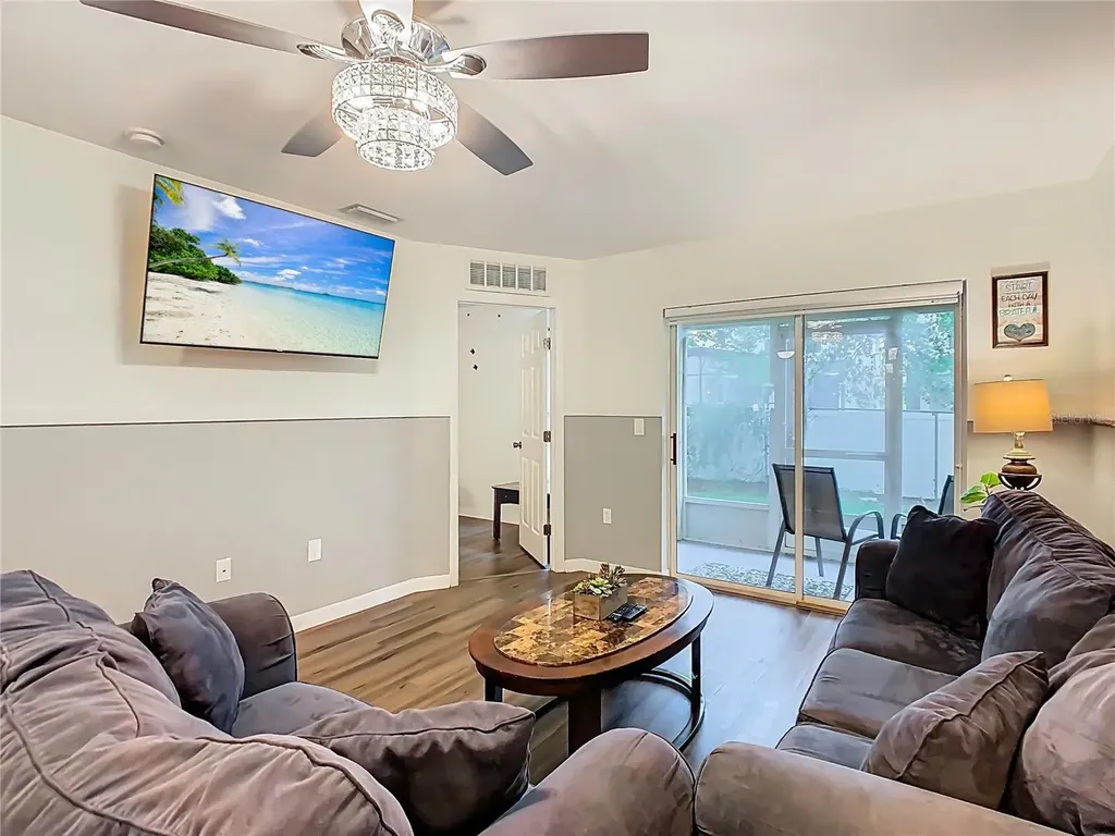 2810 Club Cortile Circle Kissimmee FL 34746