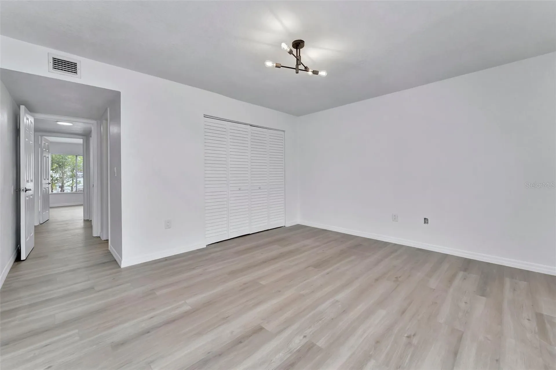 9940 7th Way N St Petersburg FL 33702