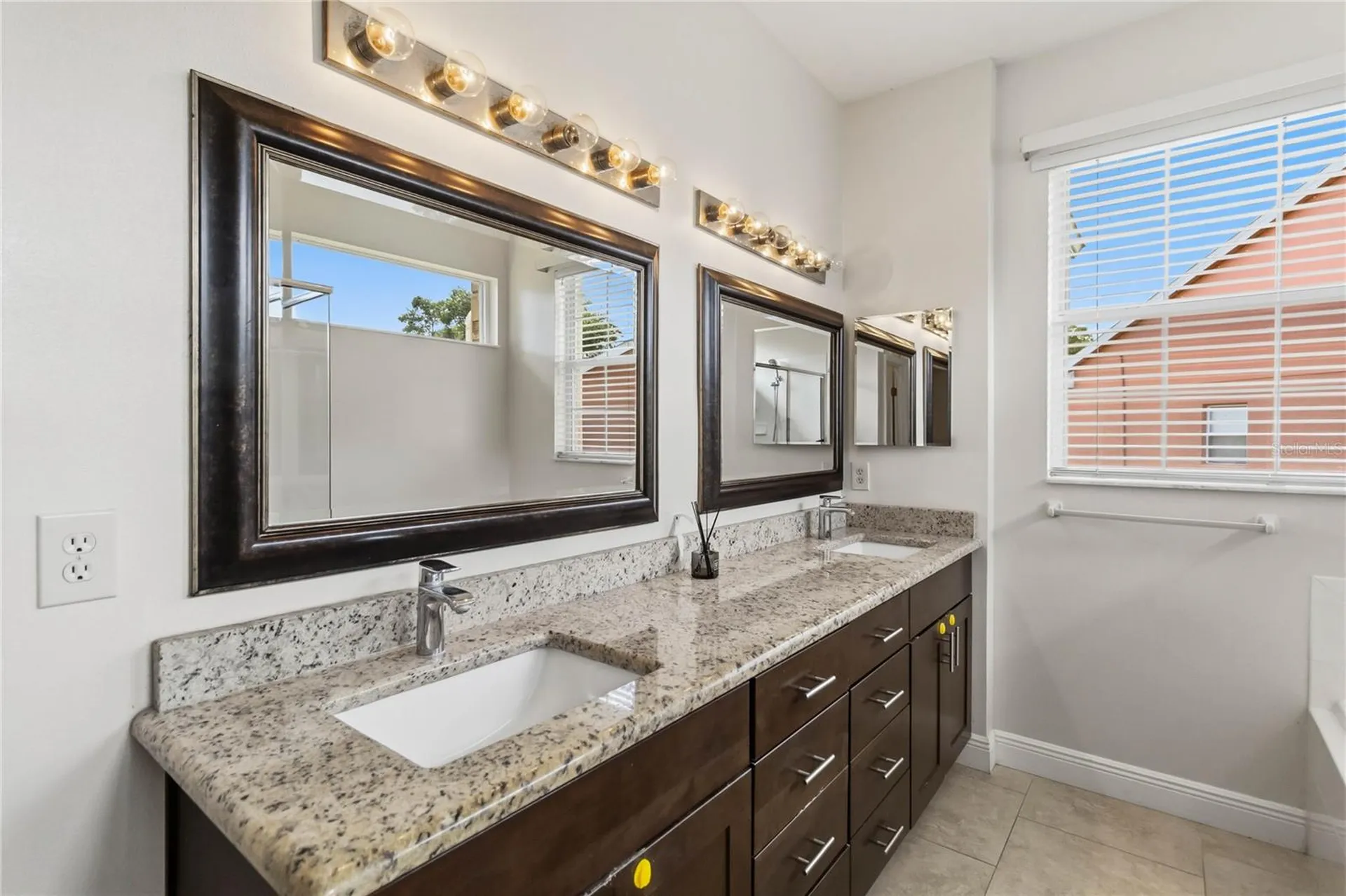 1572 Hunters Stand Run Oviedo FL 32765