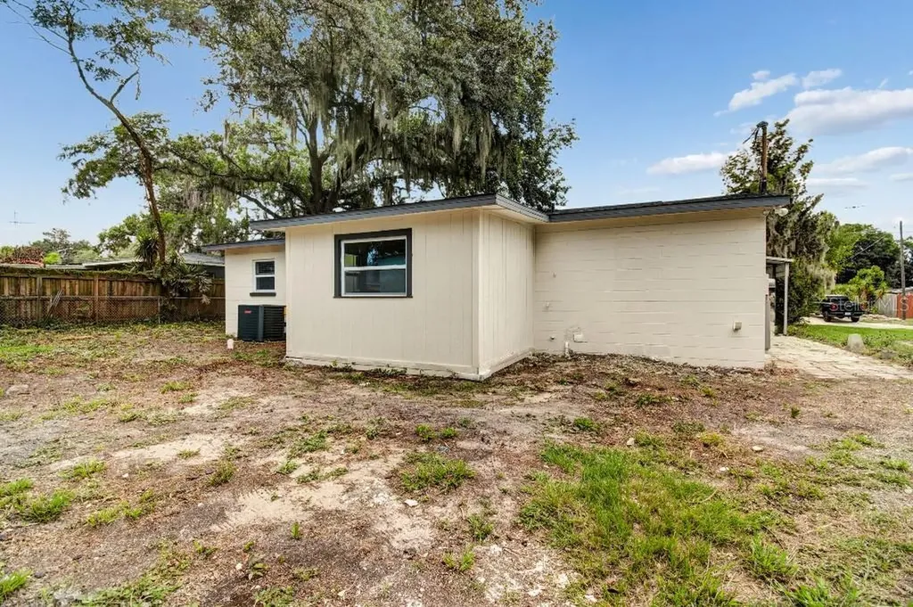 203 Pevetty Drive Plant City FL 33563