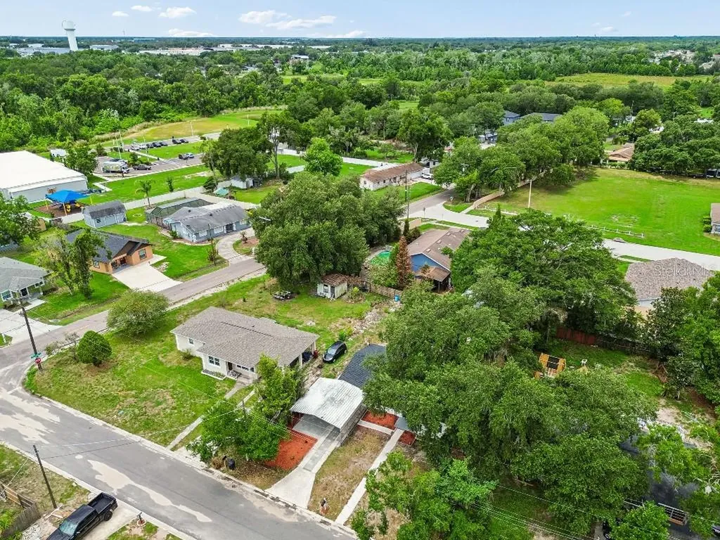 203 Pevetty Drive Plant City FL 33563