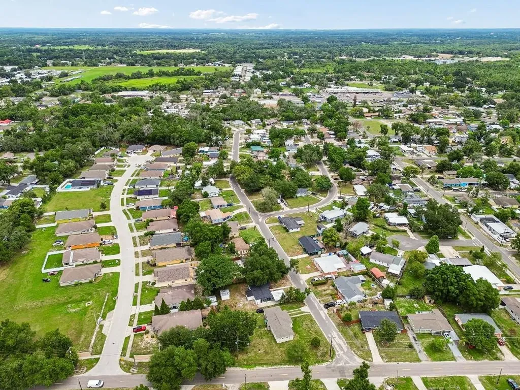 203 Pevetty Drive Plant City FL 33563