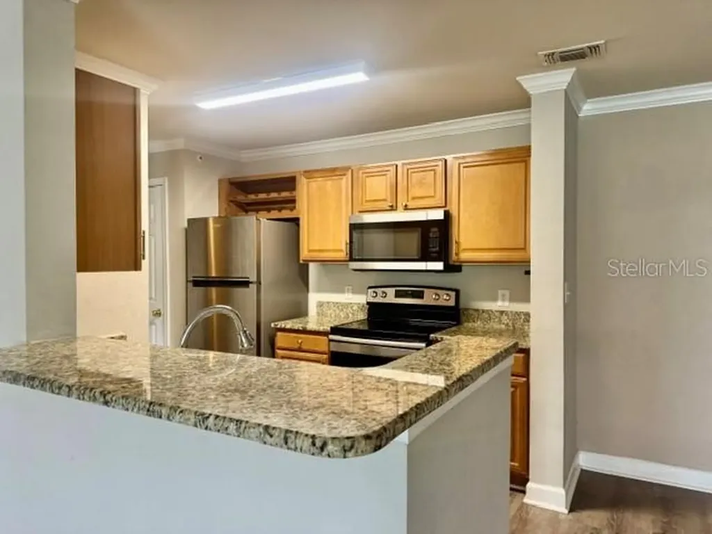 18448 Bridle Club Drive Tampa FL 33647