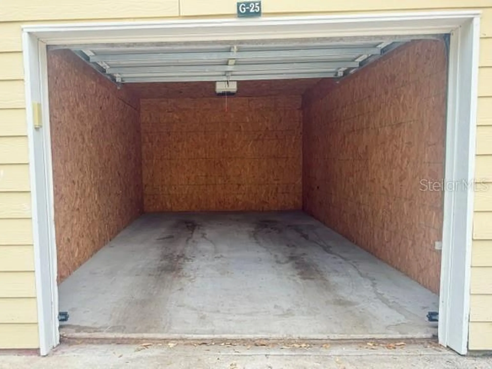 18448 Bridle Club Drive Tampa FL 33647