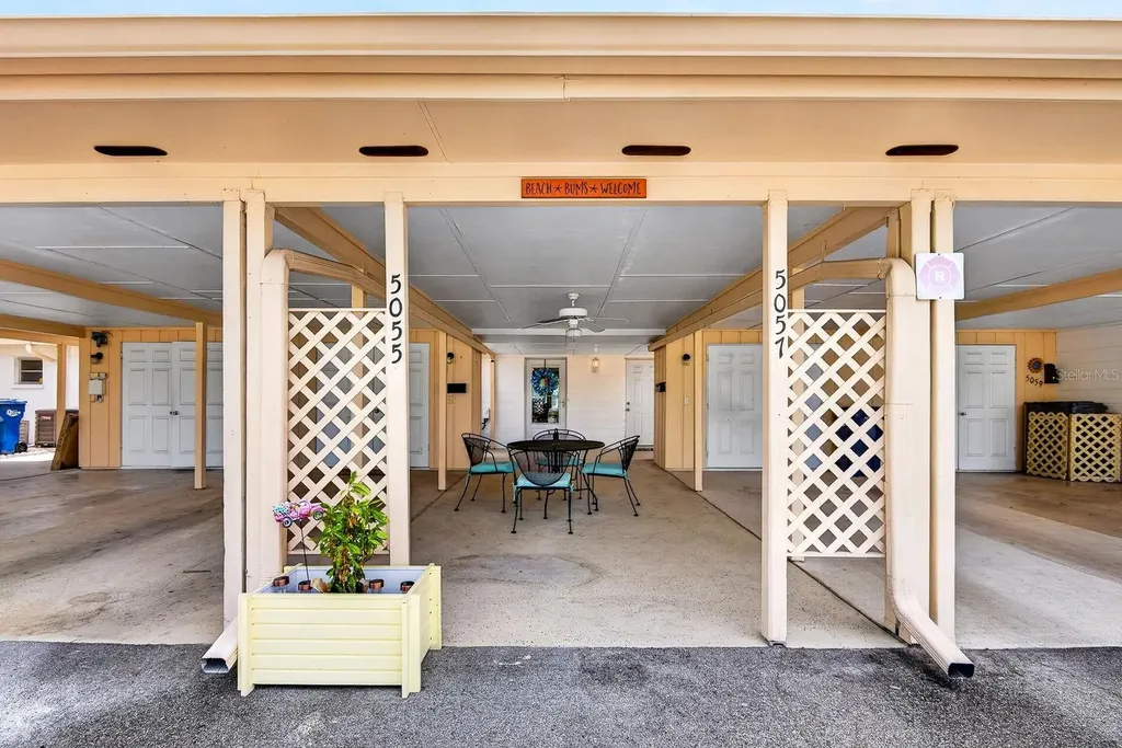 5055 Live Oak Circle Bradenton FL 34207