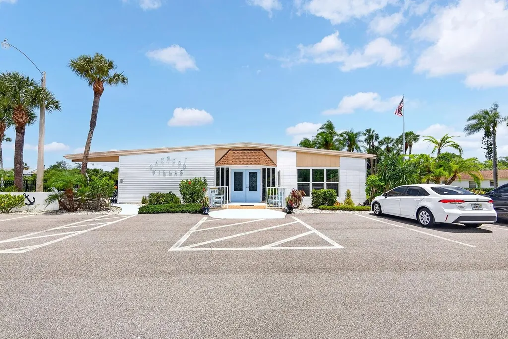 5055 Live Oak Circle Bradenton FL 34207