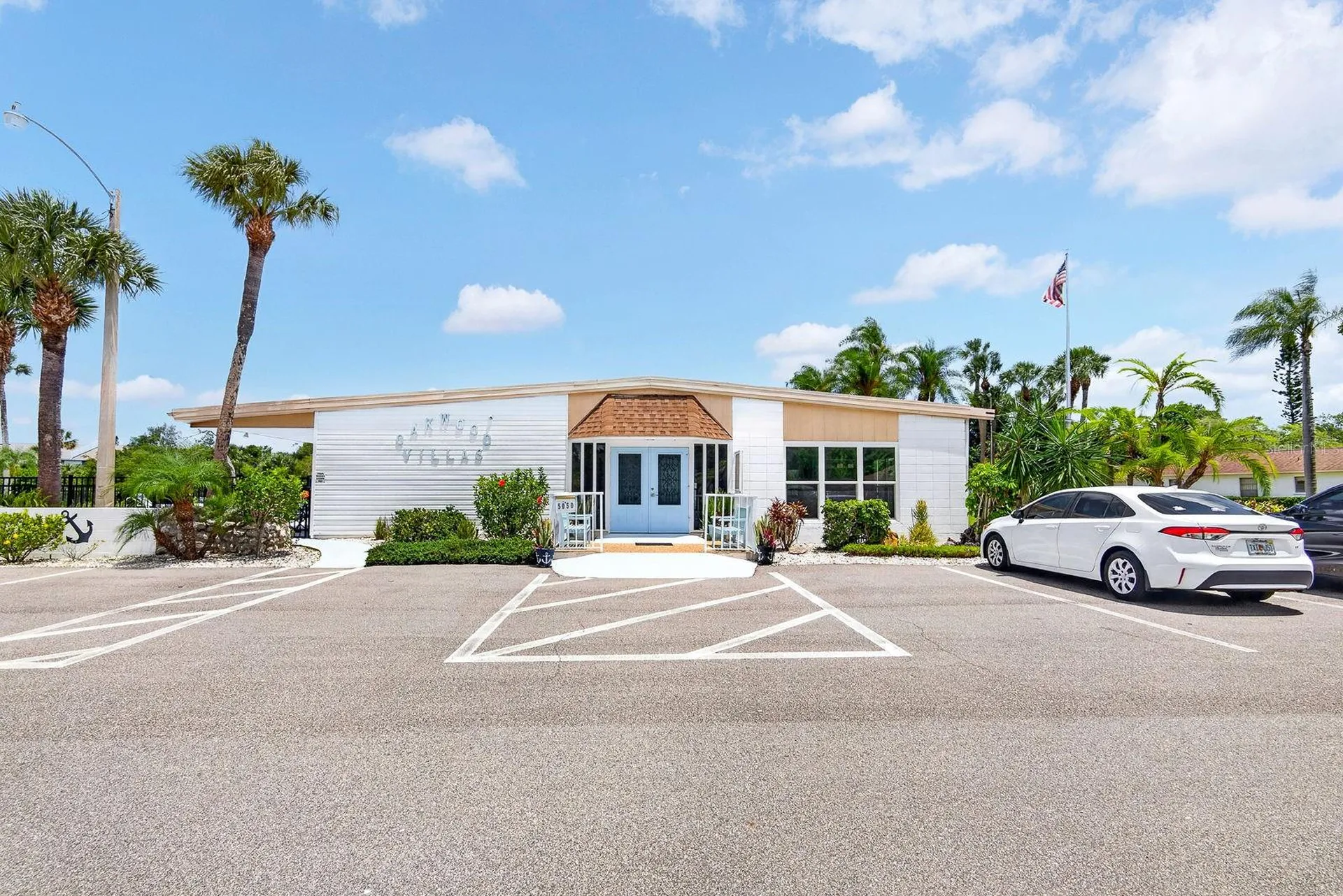 5055 Live Oak Circle Bradenton FL 34207