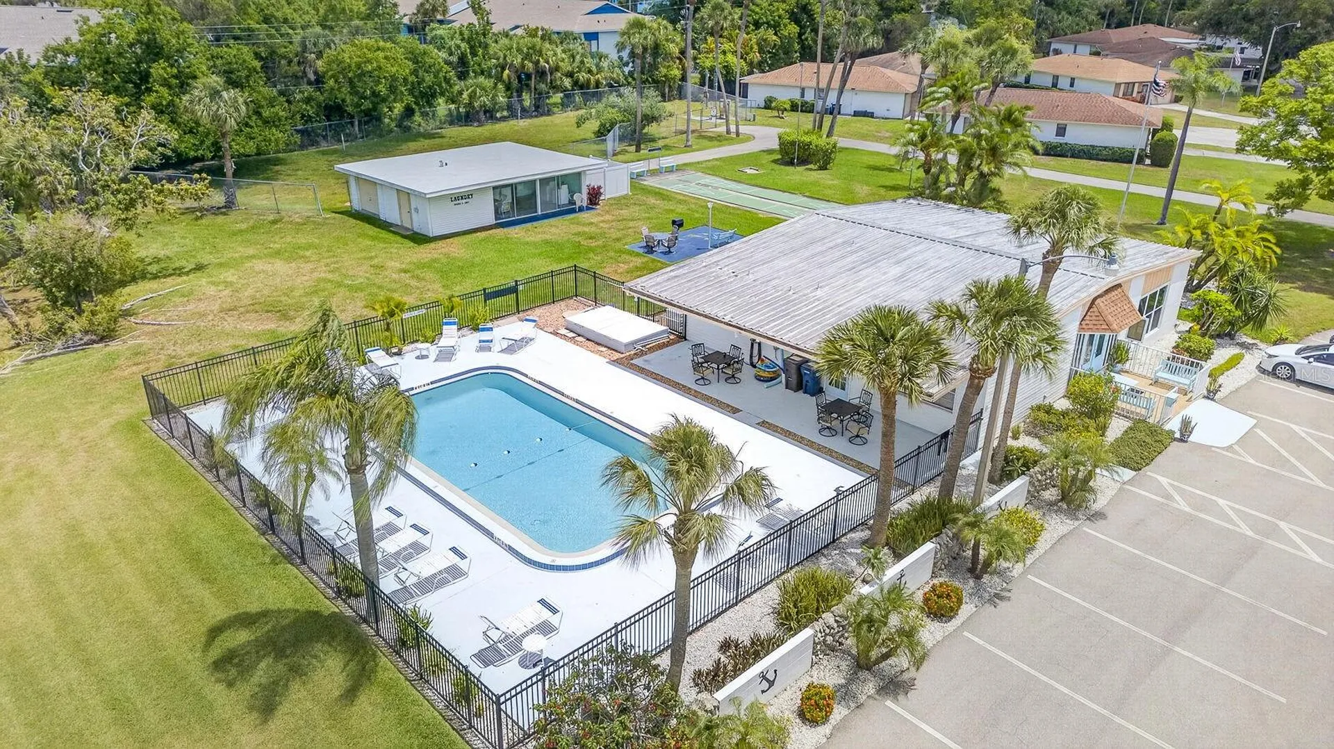 5055 Live Oak Circle Bradenton FL 34207