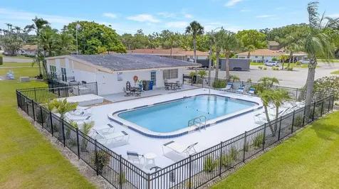 5055 Live Oak Circle Bradenton FL 34207