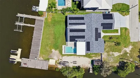 8211 Hayward Lane Port Richey FL 34668