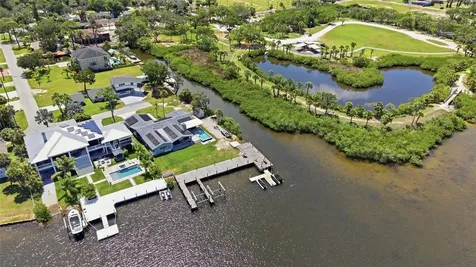 8211 Hayward Lane Port Richey FL 34668