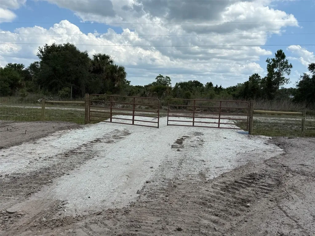 14667 NW 310th Street Okeechobee FL 34972