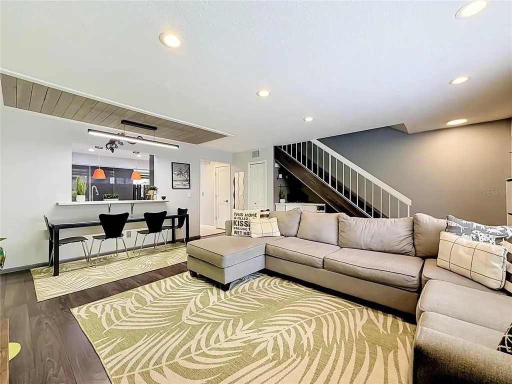 604 Bough Avenue Clearwater FL 33760