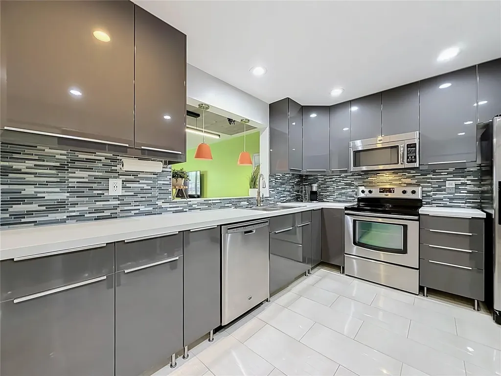 604 Bough Avenue Clearwater FL 33760