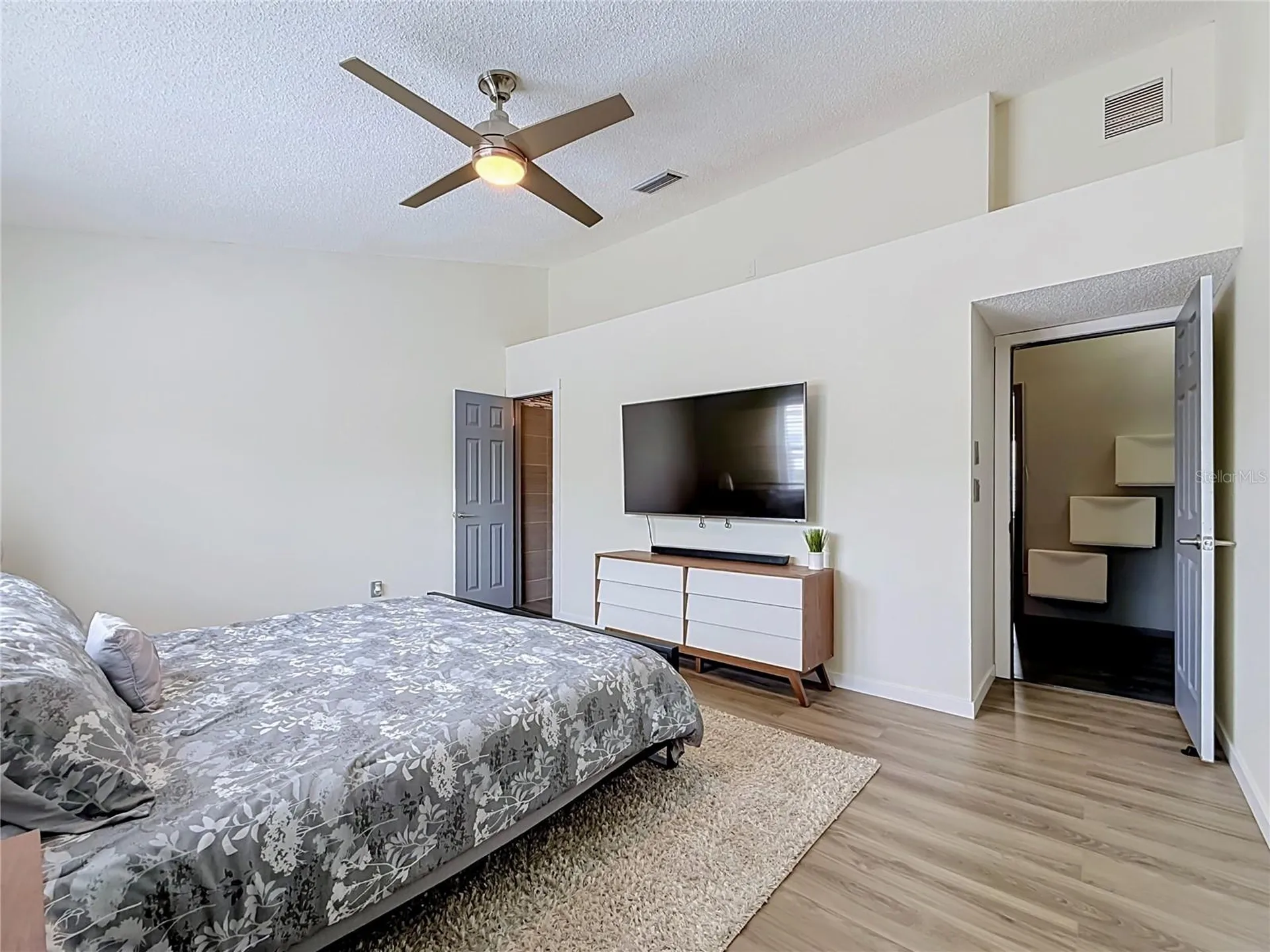 604 Bough Avenue Clearwater FL 33760