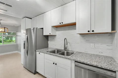 1208 Highland Avenue SE Largo FL 33771