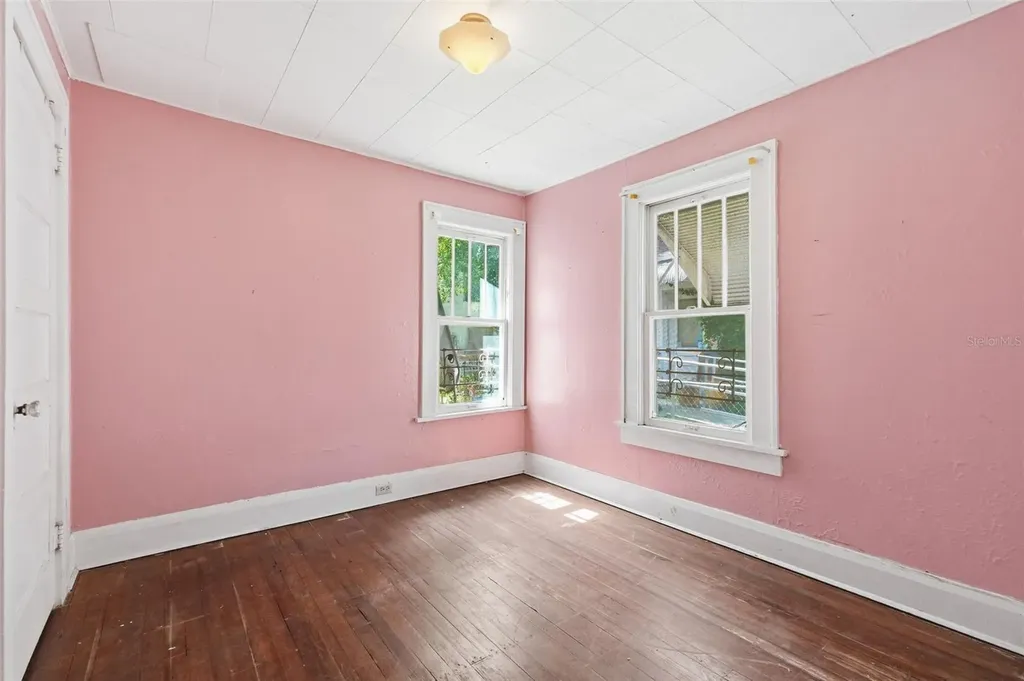 1135 Crescent Lake Drive N St Petersburg FL 33701