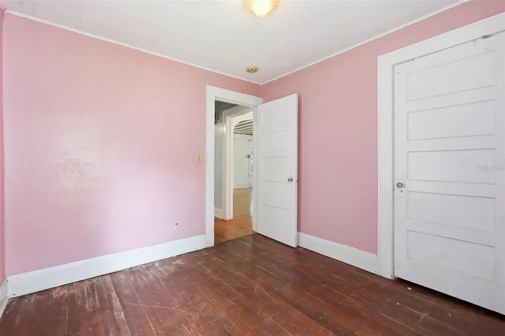 1135 Crescent Lake Drive N St Petersburg FL 33701