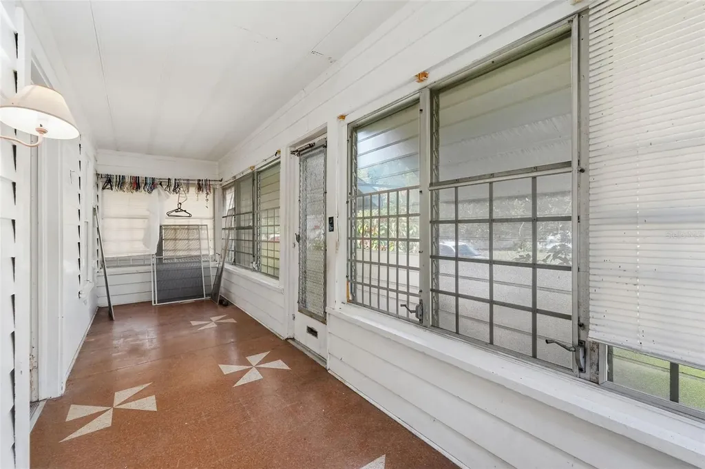 1135 Crescent Lake Drive N St Petersburg FL 33701
