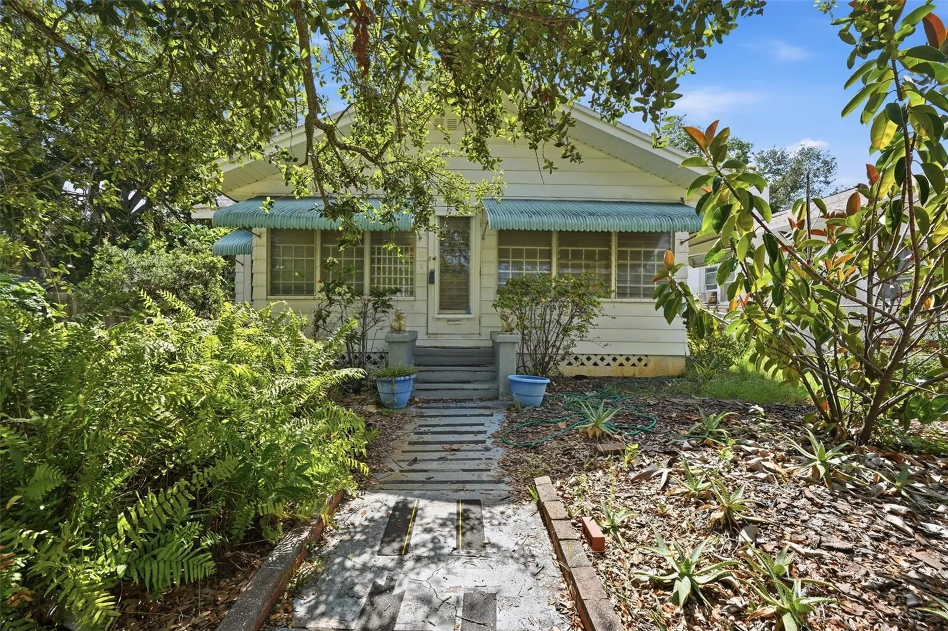 1135 Crescent Lake Drive N St Petersburg FL 33701