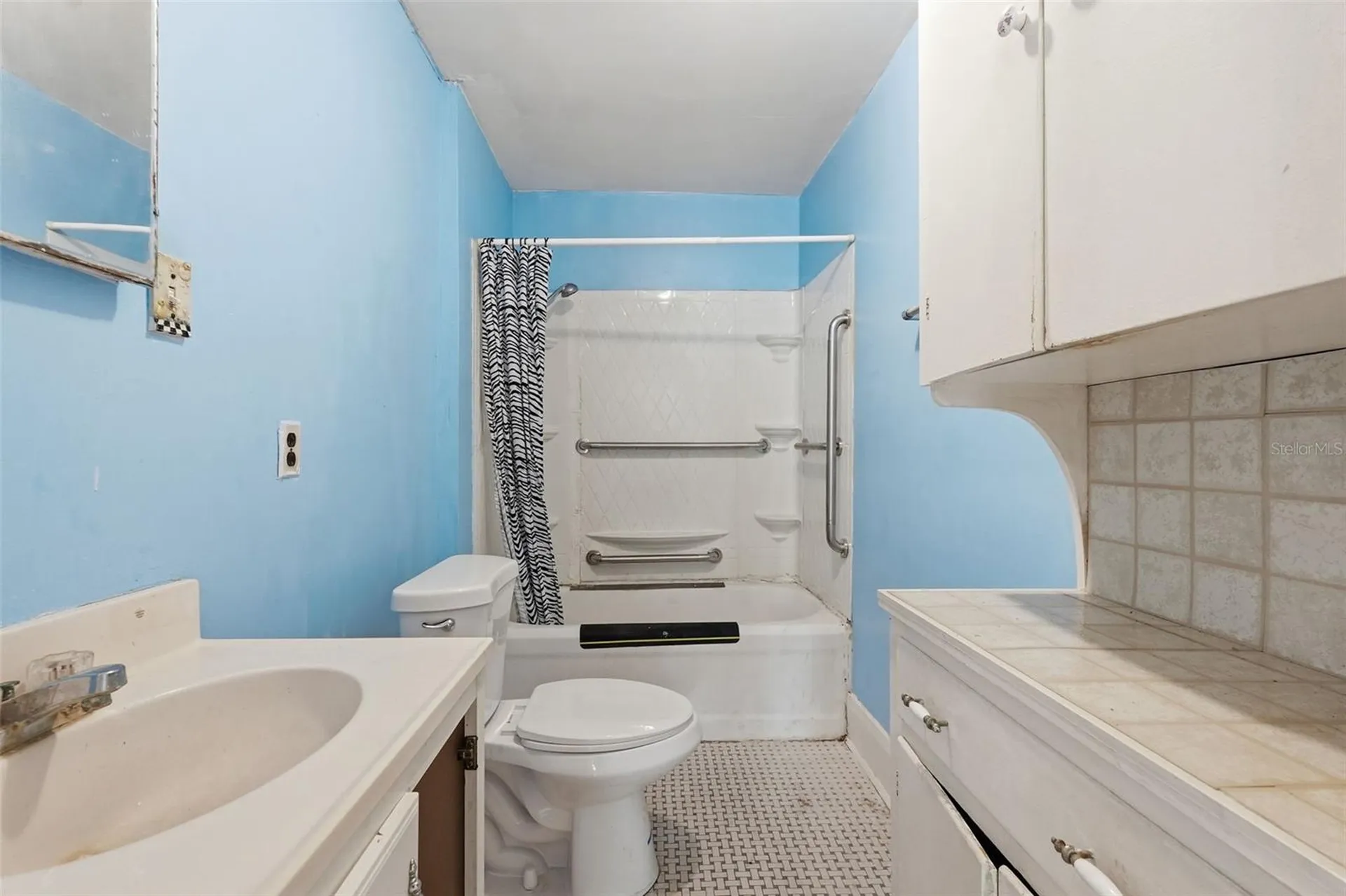 1135 Crescent Lake Drive N St Petersburg FL 33701