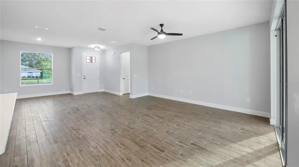 577 Dowling Circle Lady Lake FL 32159