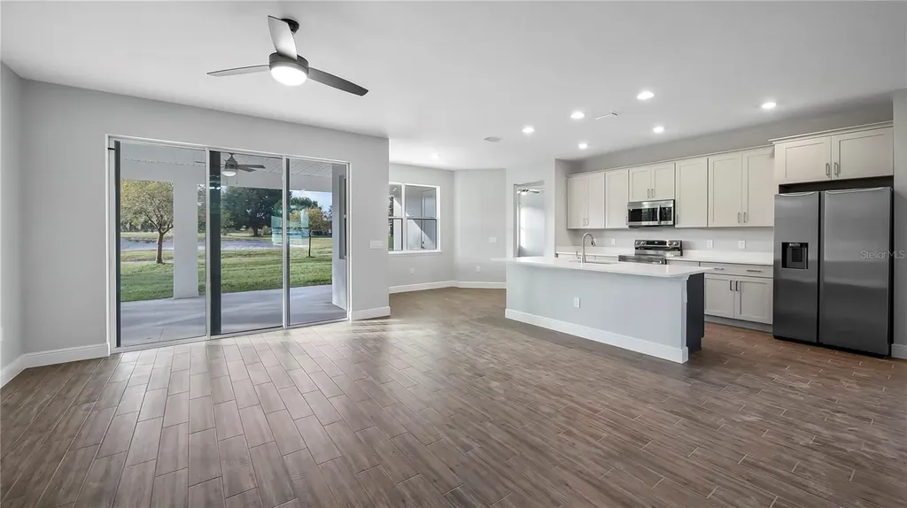 577 Dowling Circle Lady Lake FL 32159